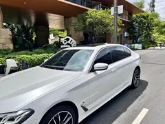 2021 BMW 5 Series 525Li M, белый — фото 13