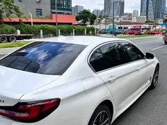 2021 BMW 5 Series 525Li M, белый — фото 16