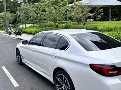 2021 BMW 5 Series 525Li M, белый — фото 17