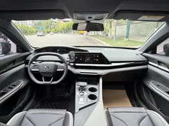 2023 Changan UNI-V 1.5T — фото 7
