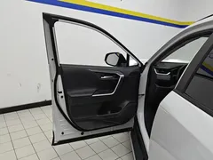 2023 Toyota Wildlander 2.0L CVT 4WD PLUS, белый — фото 7