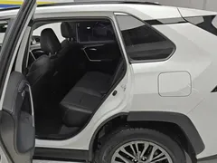 2023 Toyota Wildlander 2.0L CVT 4WD PLUS, белый — фото 11