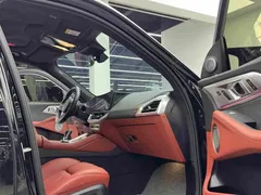 2023 BMW XM, чёрный — фото 10