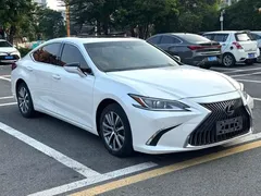 2021 Lexus ES 200, белый — фото 3