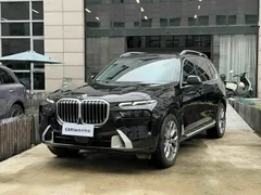 2023 BMW X7 xDrive40i Luxury Package, чёрный — фото 1