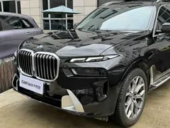 2023 BMW X7 xDrive40i Luxury Package, чёрный — фото 3