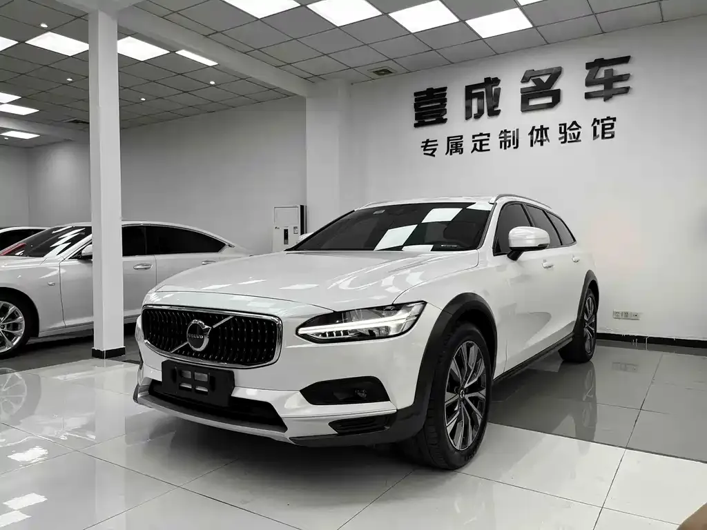 2021 Volvo V90 Cross Country B5 AWD