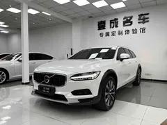2021 Volvo V90 Cross Country B5 AWD, белый — фото 1