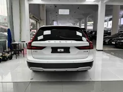 2021 Volvo V90 Cross Country B5 AWD, белый — фото 6