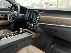 2021 Volvo V90 Cross Country B5 AWD, белый — фото 8
