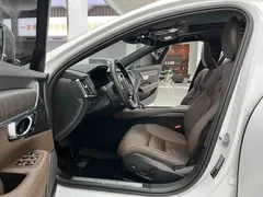 2021 Volvo V90 Cross Country B5 AWD, белый — фото 9