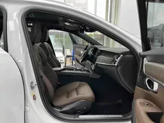2021 Volvo V90 Cross Country B5 AWD, белый — фото 12