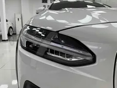 2021 Volvo V90 Cross Country B5 AWD, белый — фото 15