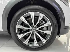 2021 Volvo V90 Cross Country B5 AWD, белый — фото 16