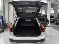 2021 Volvo V90 Cross Country B5 AWD, белый — фото 17