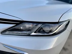 2021 Toyota Camry Hybrid 2.5HGVP Advanced, белый — фото 7