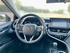 2021 Toyota Camry Hybrid 2.5HGVP Advanced, белый — фото 12