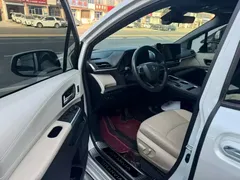 2023 Toyota Granvia 2.5L Hybrid PLUS, белый — фото 6