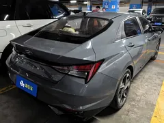 2021 Hyundai Elantra 1.5L CVT LUX Premium — фото 3