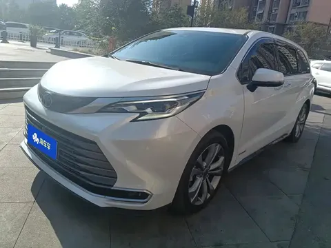 2023 Toyota Sienna 2.5L Hybrid Premium