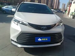 2023 Toyota Sienna 2.5L Hybrid Premium, белый — фото 2