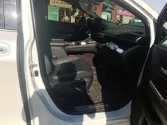 2023 Toyota Sienna 2.5L Hybrid Premium, белый — фото 8