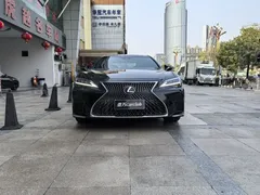 2021 Lexus LS 500h Luxury, чёрный — фото 2