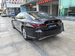 2021 Lexus LS 500h Luxury, чёрный — фото 17
