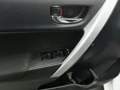 2020 Toyota Corolla PHEV 1.8L E-CVT Comfort, белый — фото 9