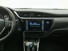 2020 Toyota Corolla PHEV 1.8L E-CVT Comfort, белый — фото 12