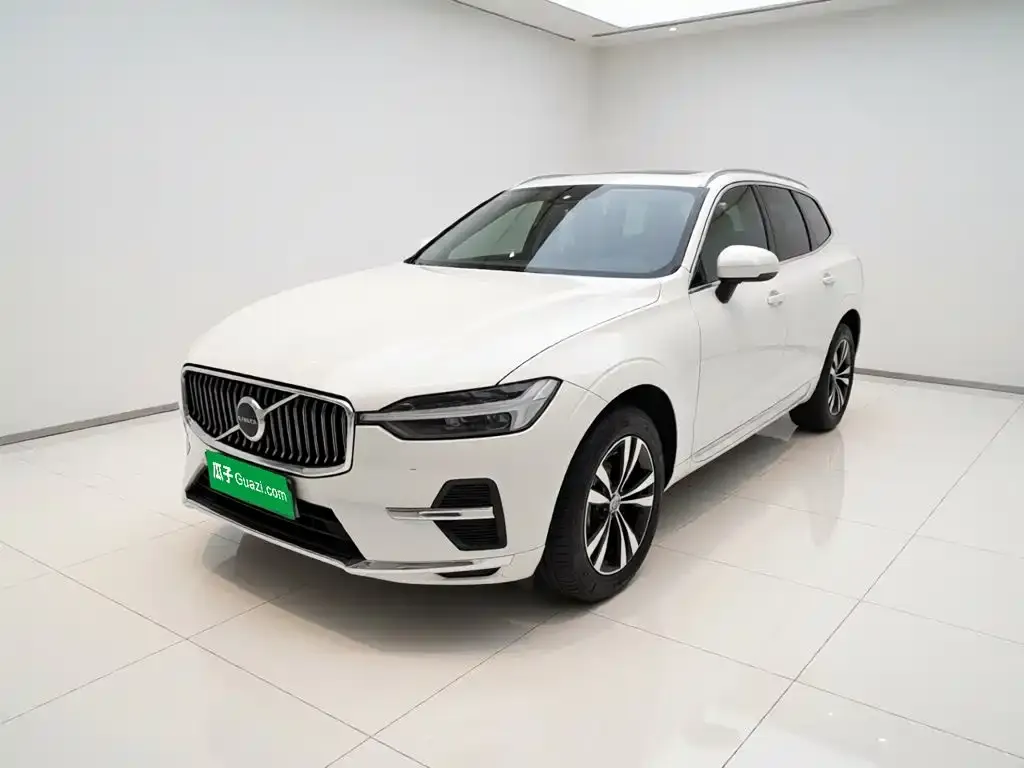 2023 Volvo XC60 4WD Luxury