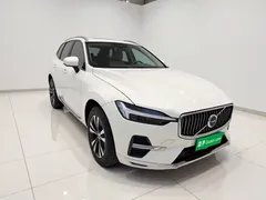 2023 Volvo XC60 4WD Luxury, белый — фото 3