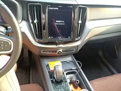 2023 Volvo XC60 4WD Luxury, белый — фото 14