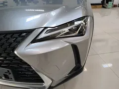 2020 Lexus UX 260h — фото 24