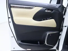 2021 Toyota Alphard Hybrid 2.5L Premium, белый — фото 6