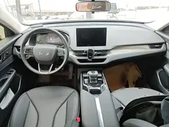 2023 Hongqi E-QM5, чёрный — фото 10