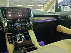 2021 Toyota Alphard Hybrid 2.5L Premium, белый — фото 9