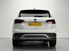 2021 Volkswagen Tayron 330TSI 2WD Luxury, белый — фото 8