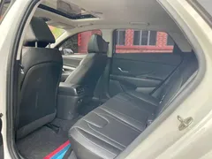 2022 Hyundai Elantra 1.5L CVT LUX Premium, белый — фото 6