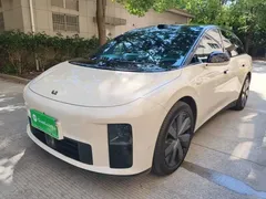 2025 Li Auto i6 4WD Standard — фото 1