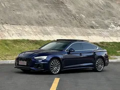 2021 Audi A5 Sportback 40 TFSI quattro, синий — фото 1