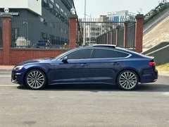 2021 Audi A5 Sportback 40 TFSI quattro, синий — фото 6