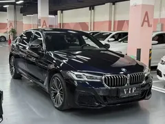 2022 BMW 5 Series 5 530Li M, чёрный — фото 3