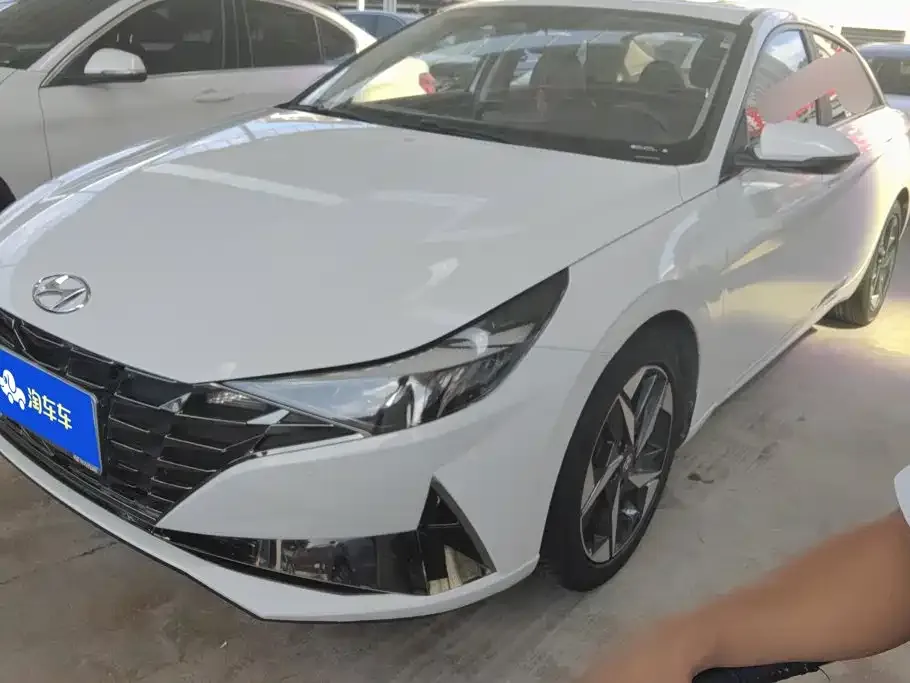 2021 Hyundai Elantra 1.5L CVT LUX Premium