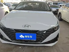 2021 Hyundai Elantra 1.5L CVT LUX Premium, белый — фото 2