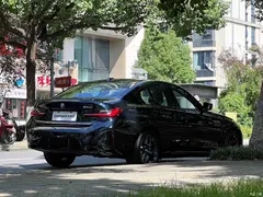 2025 BMW 3 Series 330i M, чёрный — фото 5