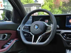 2025 BMW 3 Series 330i M, чёрный — фото 17