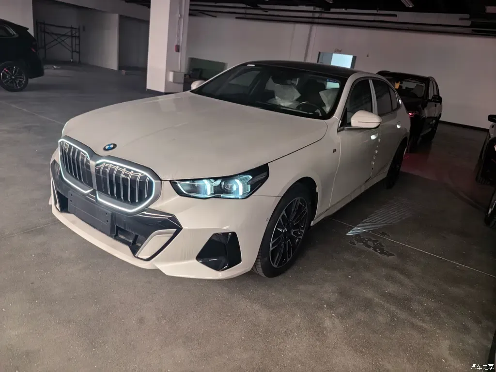 2025 BMW 5 Series 530Li M