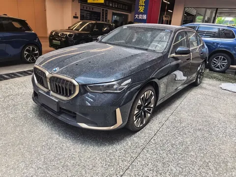2025 BMW 5 Series 530Li