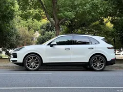 2023 Porsche Cayenne 3.0T Platinum, белый — фото 4